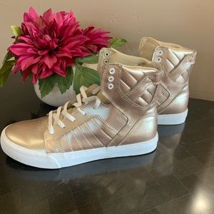 SUPRA kids hi top sz 5.5 women’s size 7